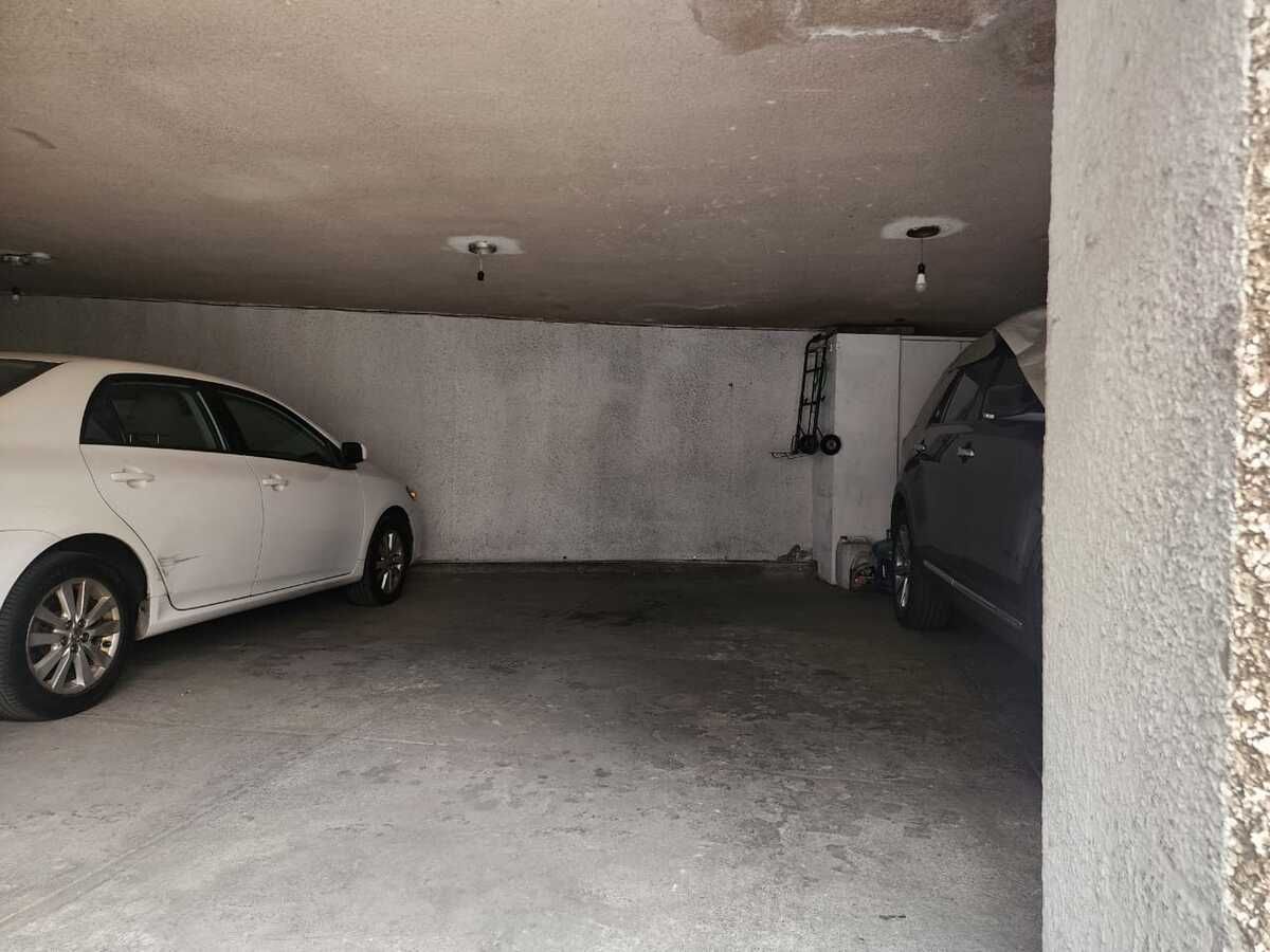 9 de 13: Estacionamiento