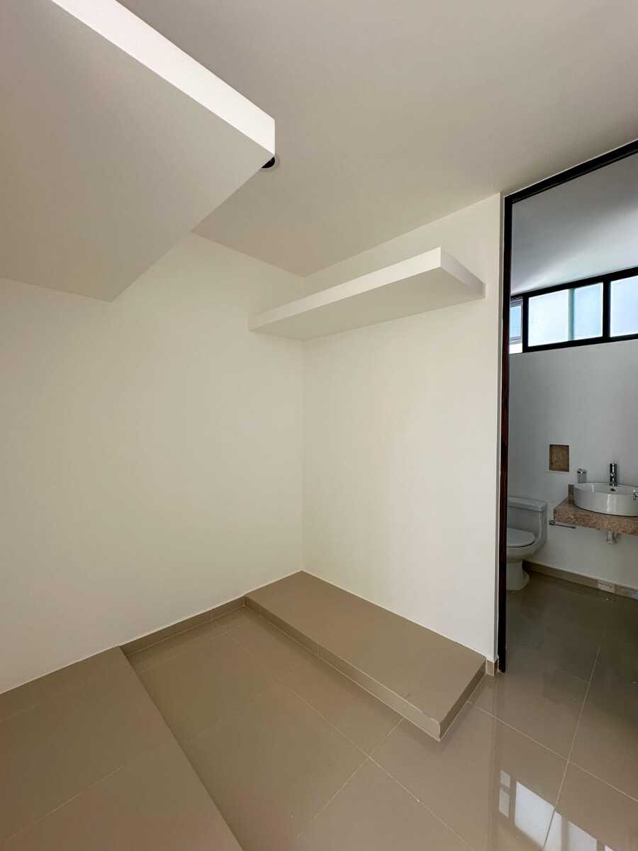 6 de 16: Baño y Closet Recámara Planta Baja