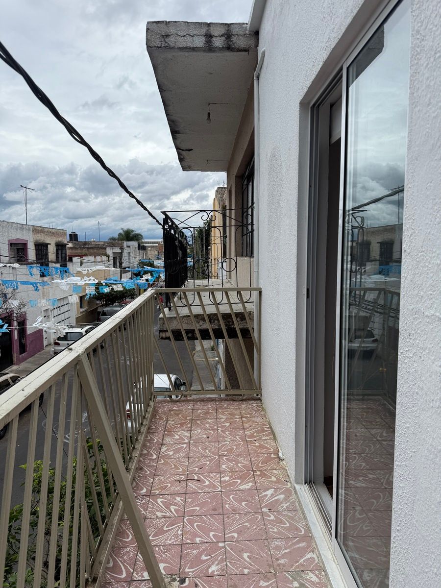 17 de 47: HABITACIÓN 4