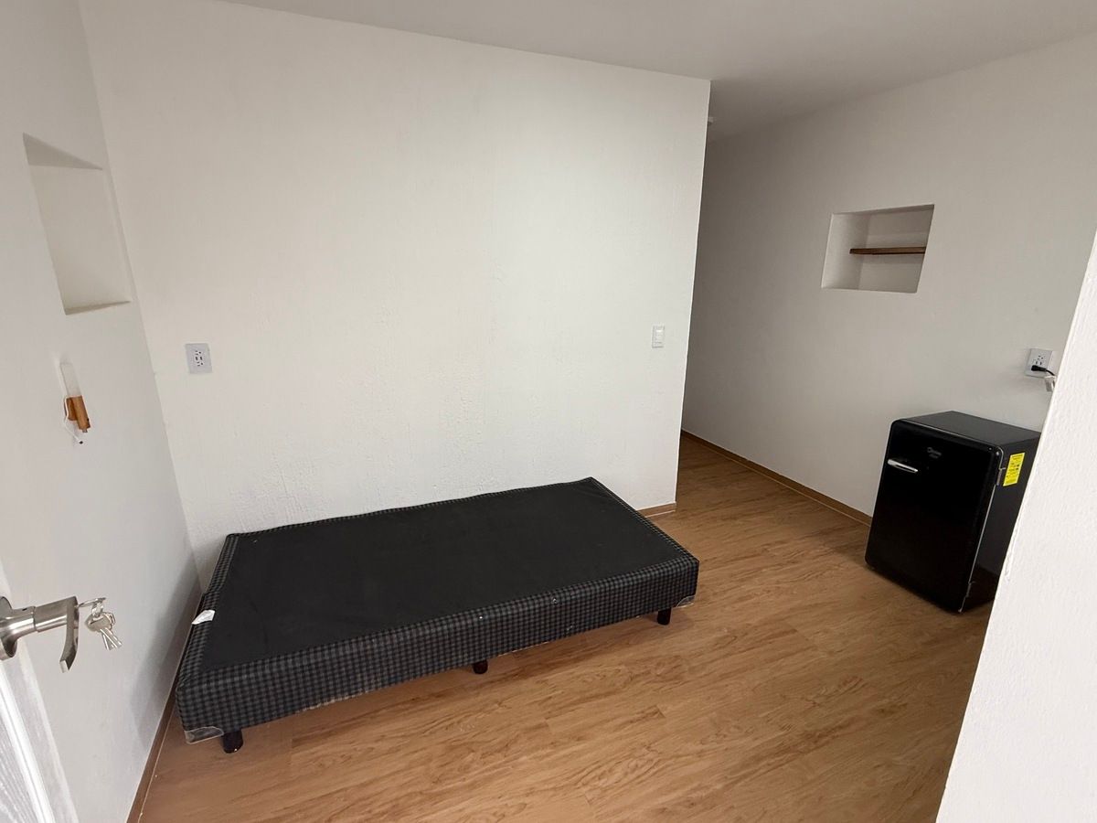 29 de 47: HABITACIÓN 6