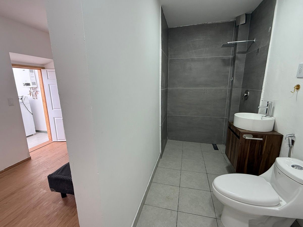 31 de 47: HABITACIÓN 6