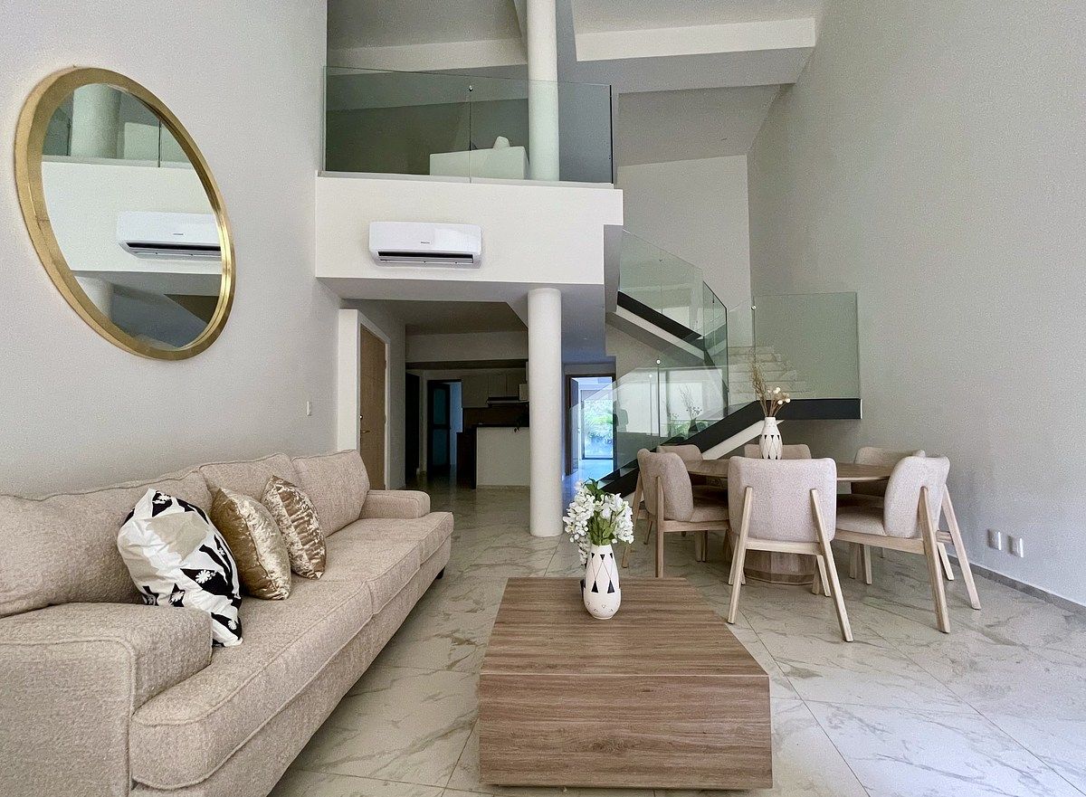 1 de 28: Garden House distribuido en dos niveles