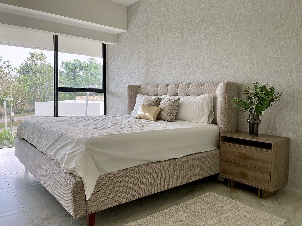 22 de 28: Recámara principal con cama king-size