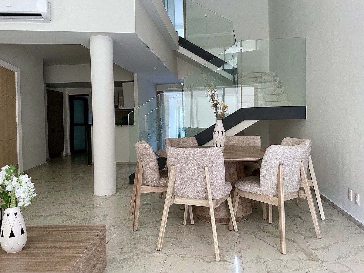 6 de 28: Comedor amplio para 6 personas