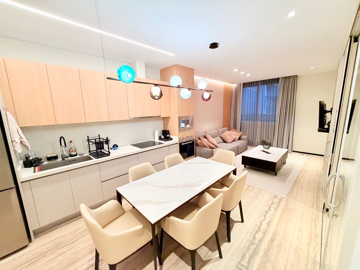 11 de 14: Cocina y Comedor