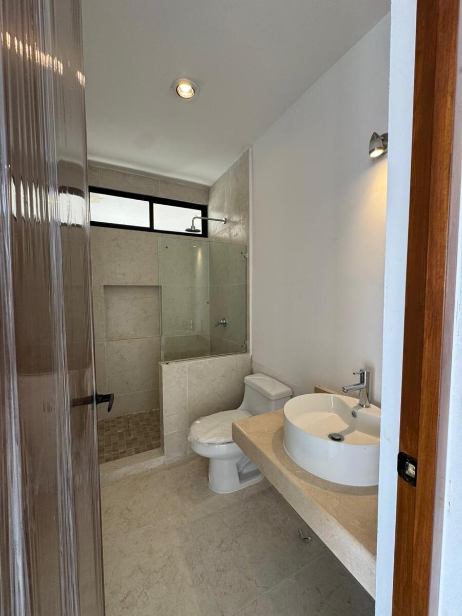 7 de 25: Baño completo