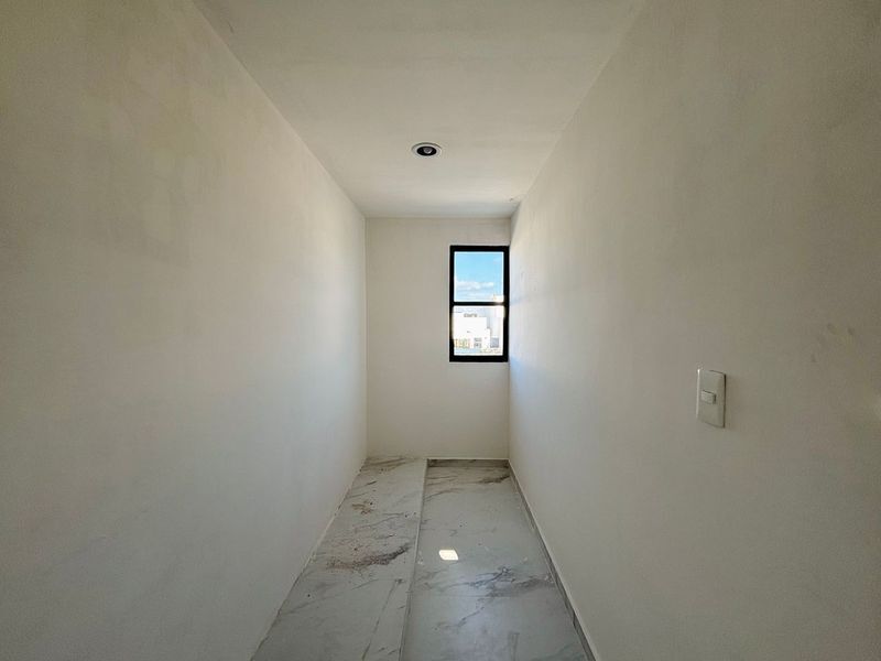 12 de 25: Closet vestidor Recámara principal