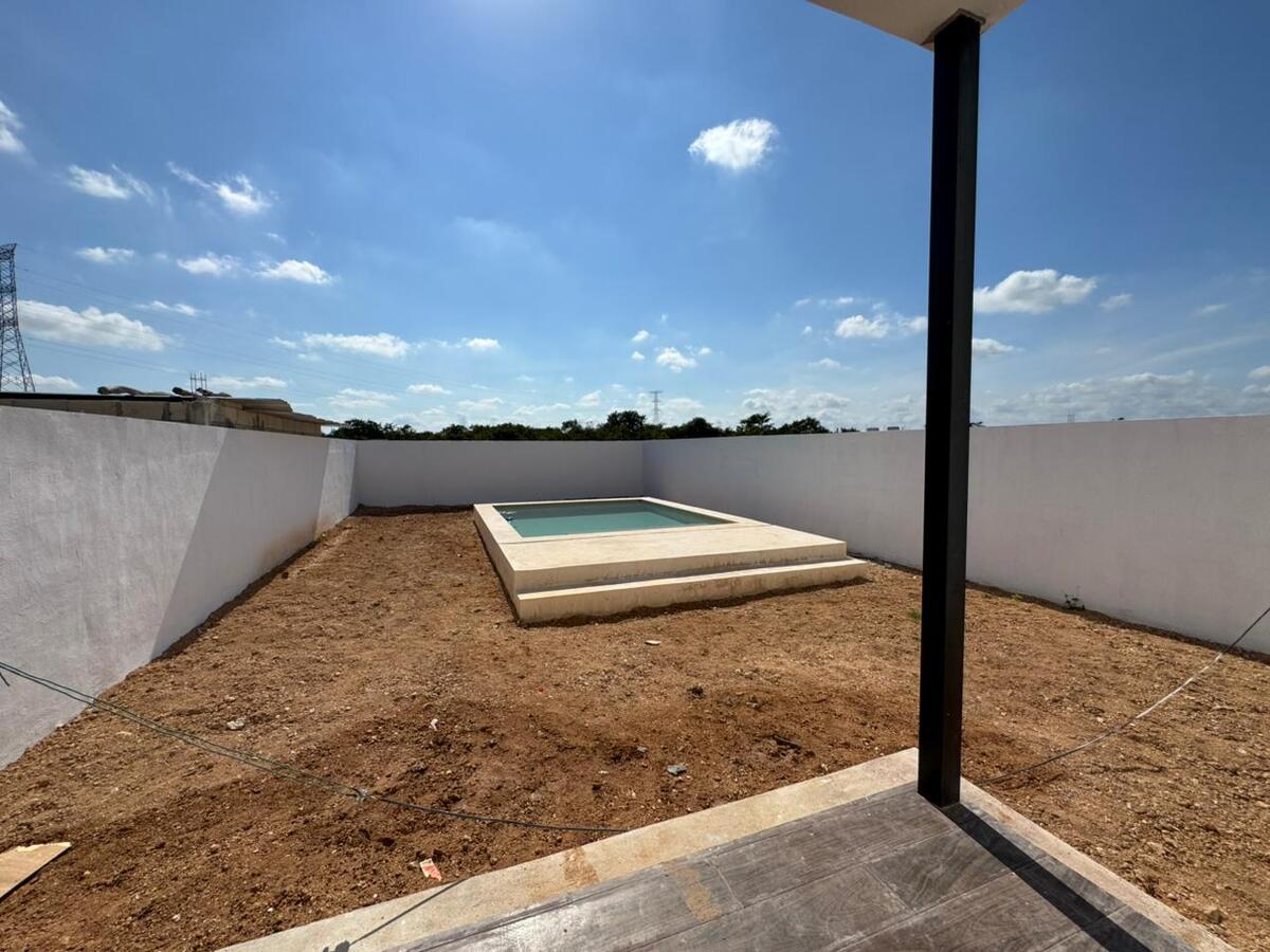 21 de 25: Área de alberca