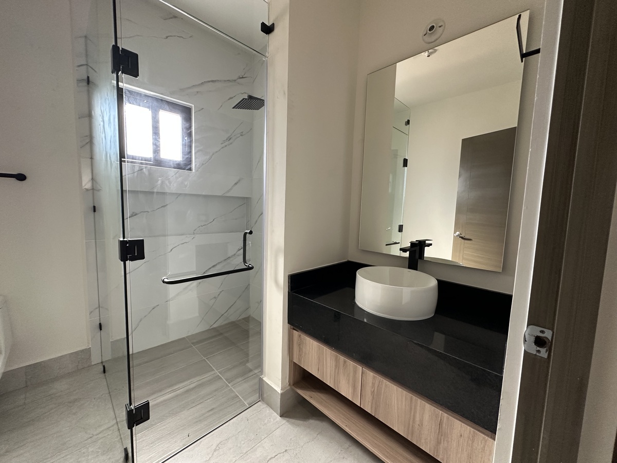 17 de 20: Baño Secundario 1