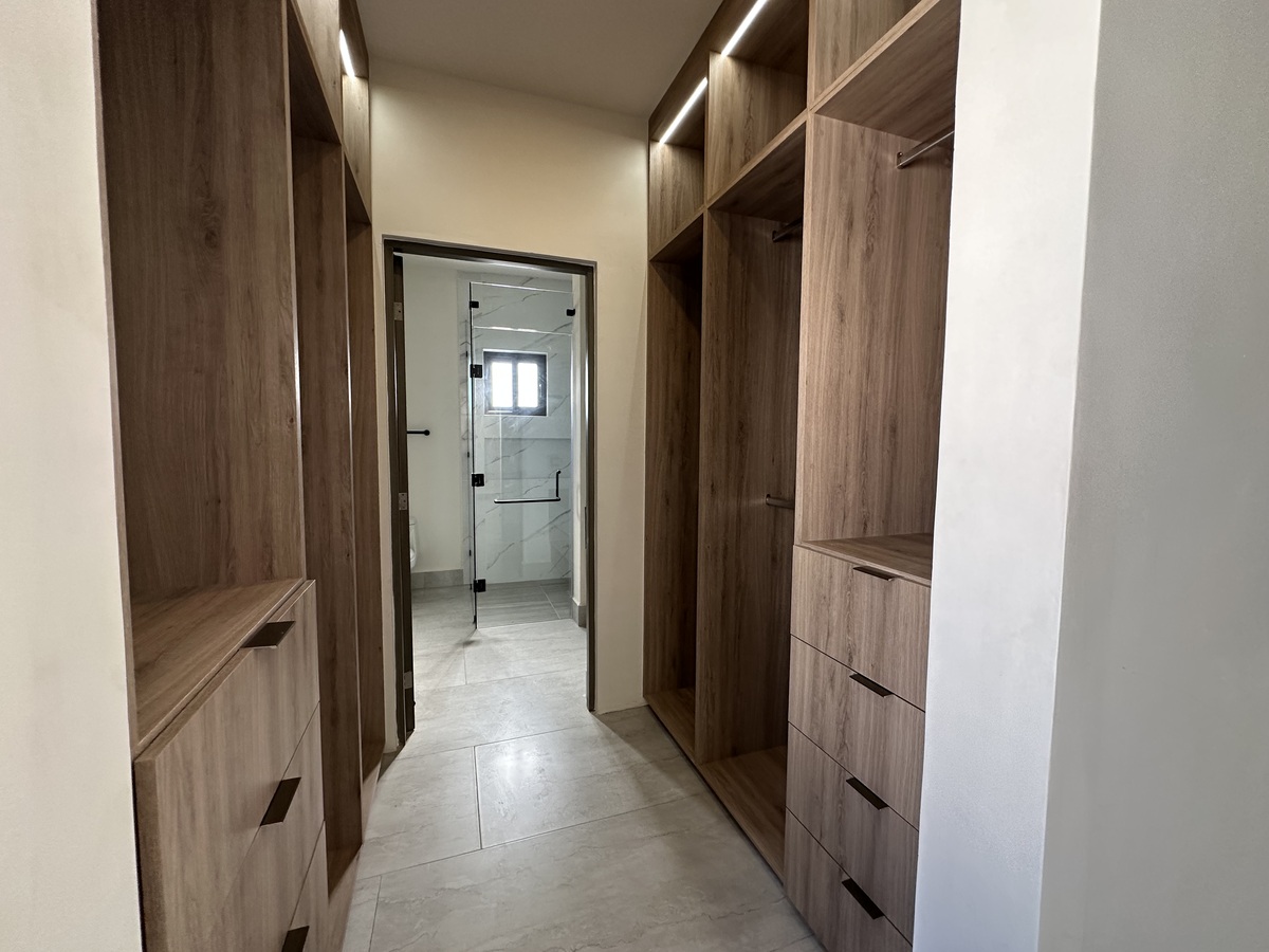 18 de 20: Clóset Secundario 1