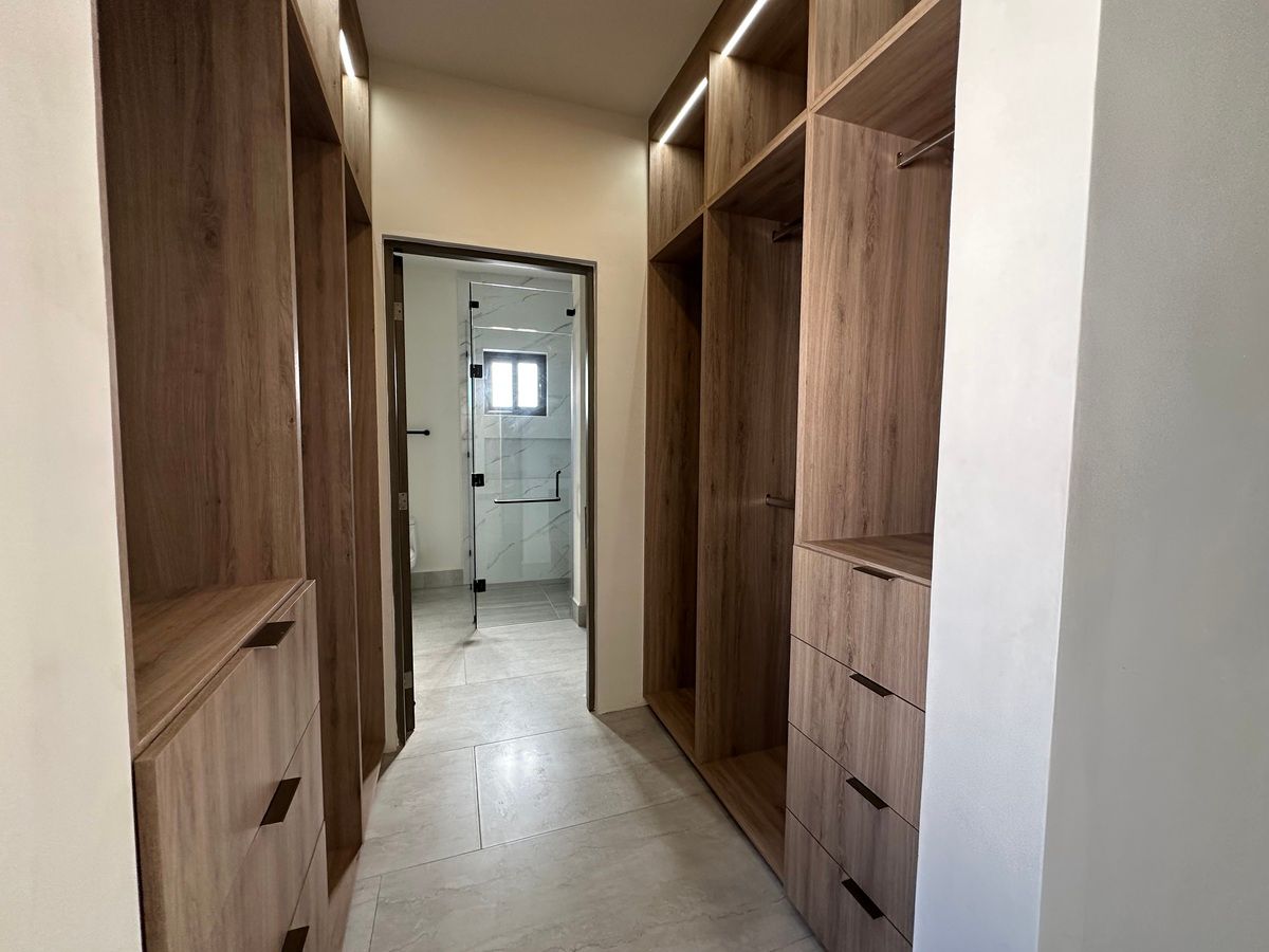 19 de 21: Clóset Secundario 1