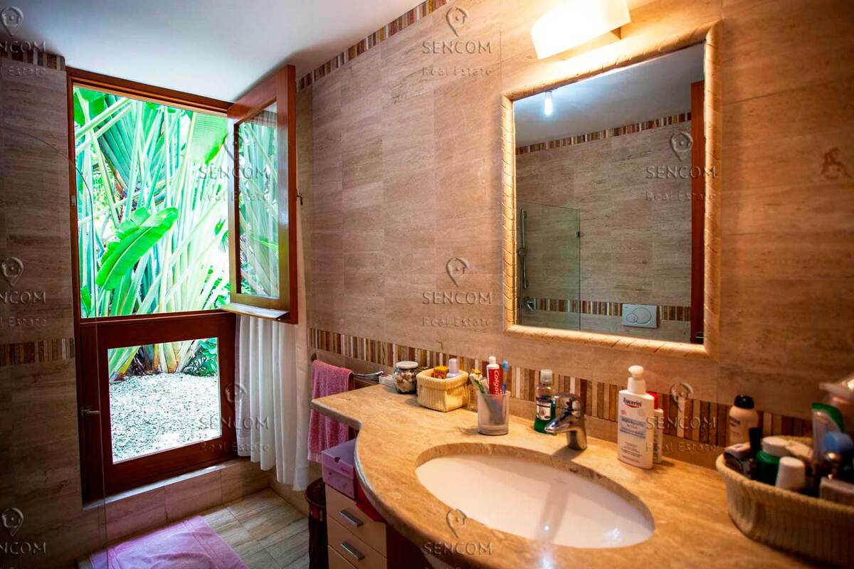 25 de 49: Villa Tropical con Vista al Golf y Mar en Cap Cana 25