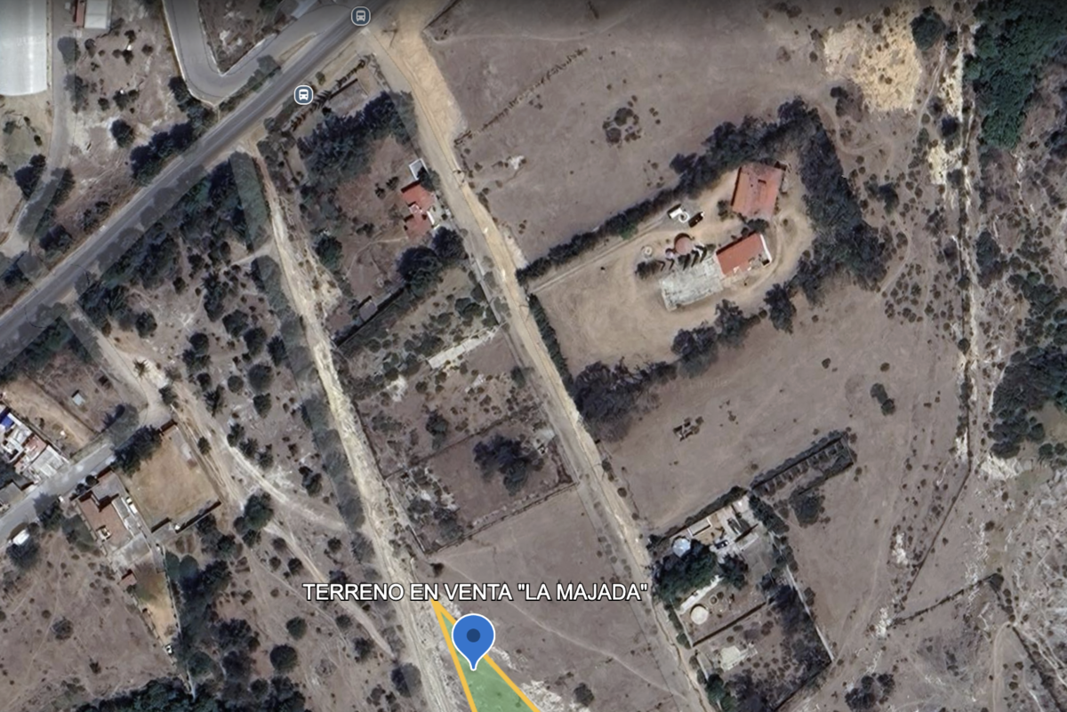 9 de 16: ENTRADA AL TERRENO