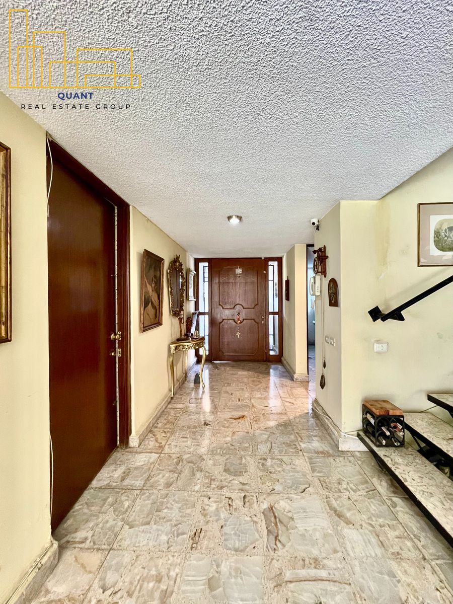 4 de 50: Vestíbulo de entrada