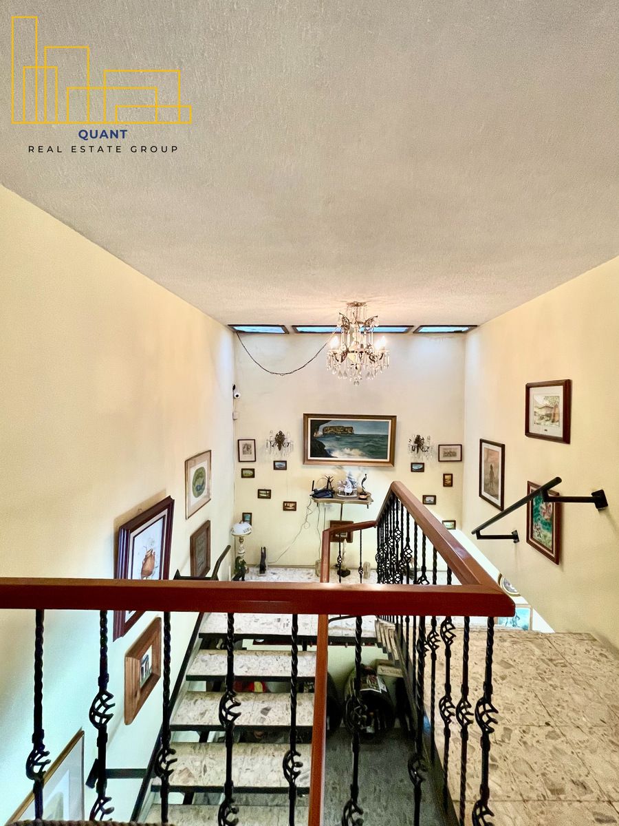 20 de 50: Cubo de escalera