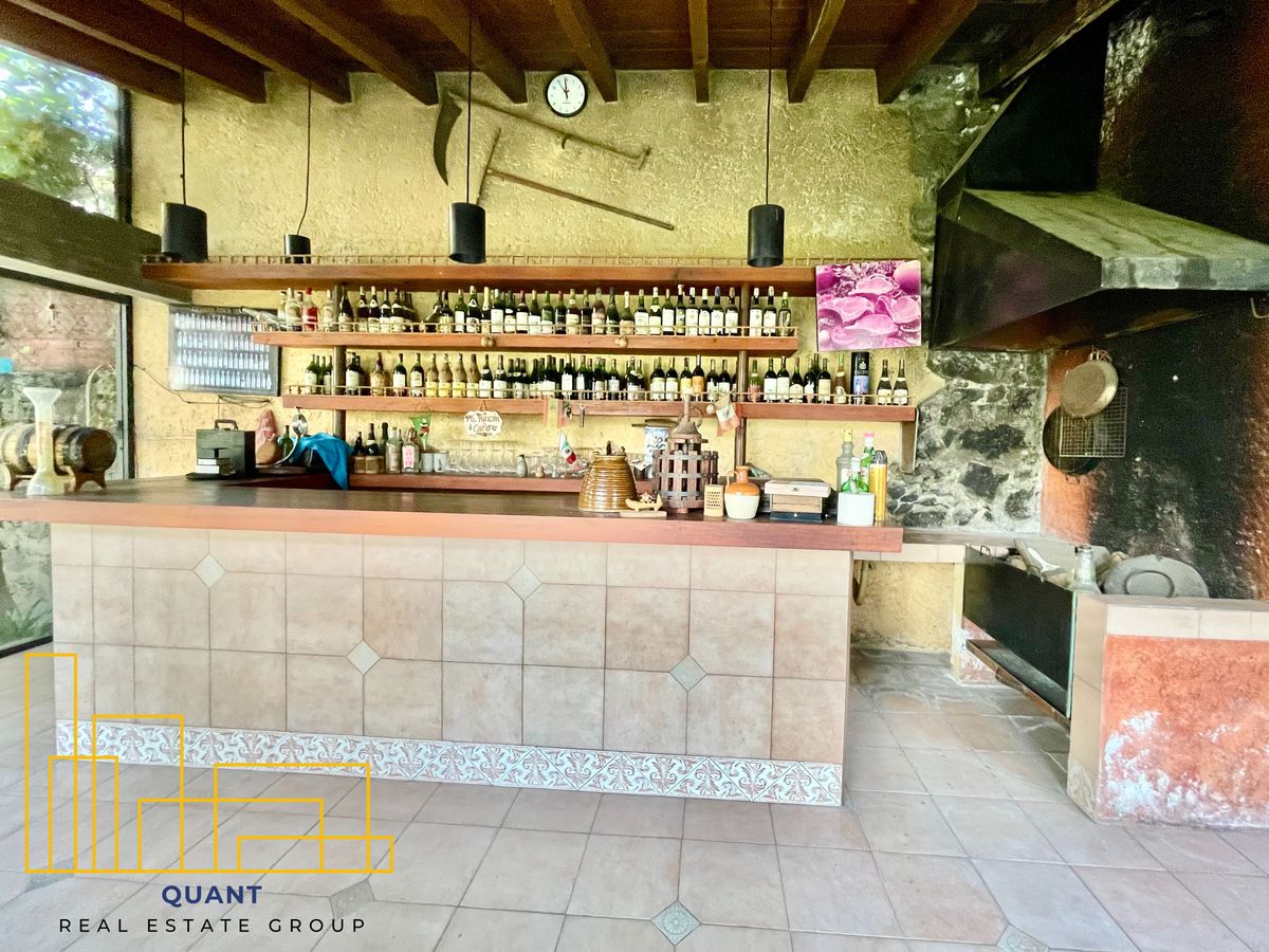 48 de 50: Cabaña bar