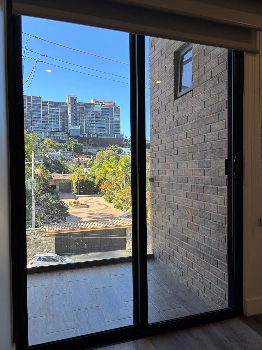 6 de 12: Balcón recámara principal