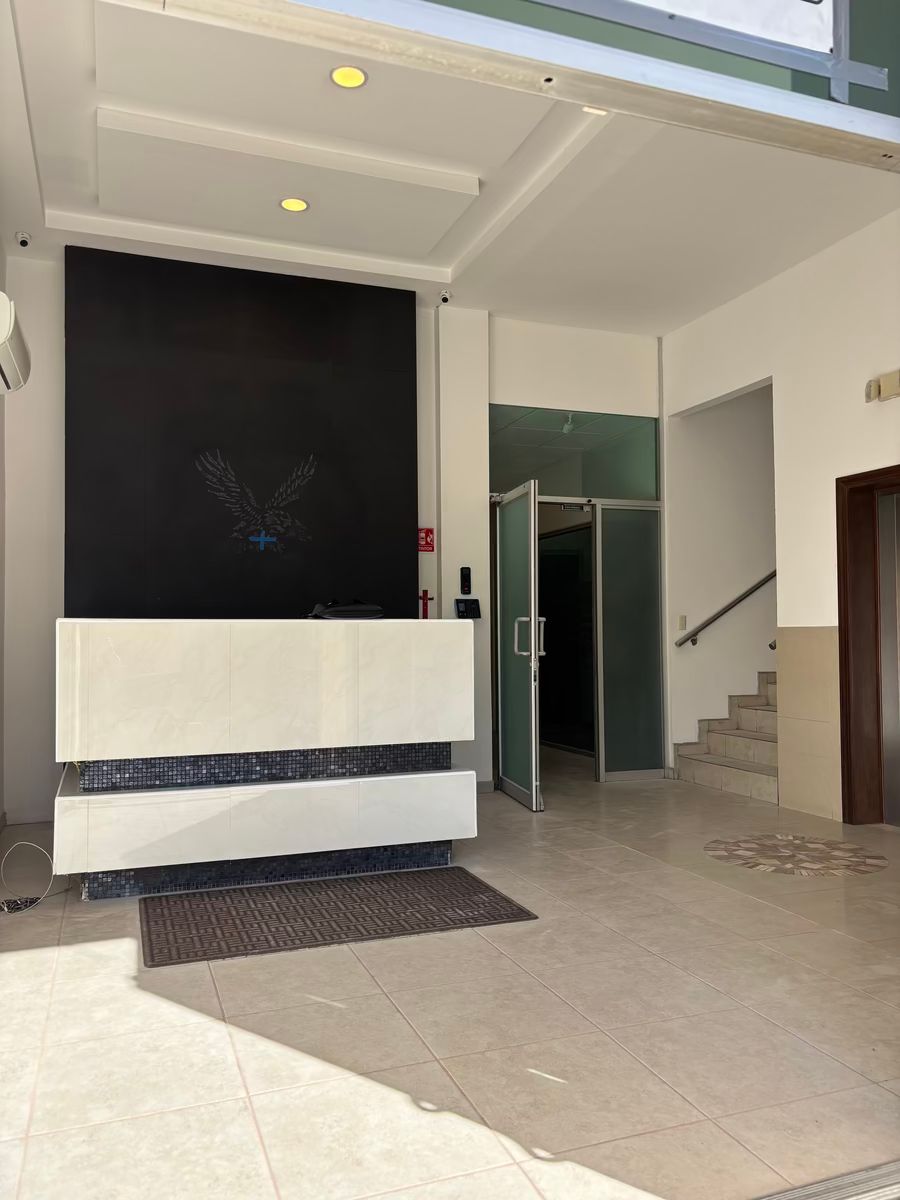 2 de 17: Recepción piso 1