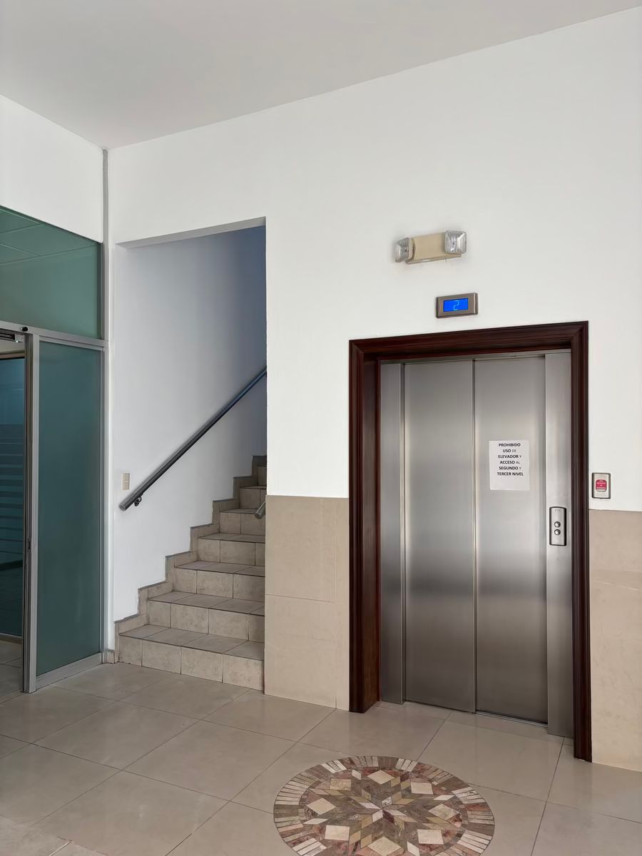 3 de 17: Recepción piso 1