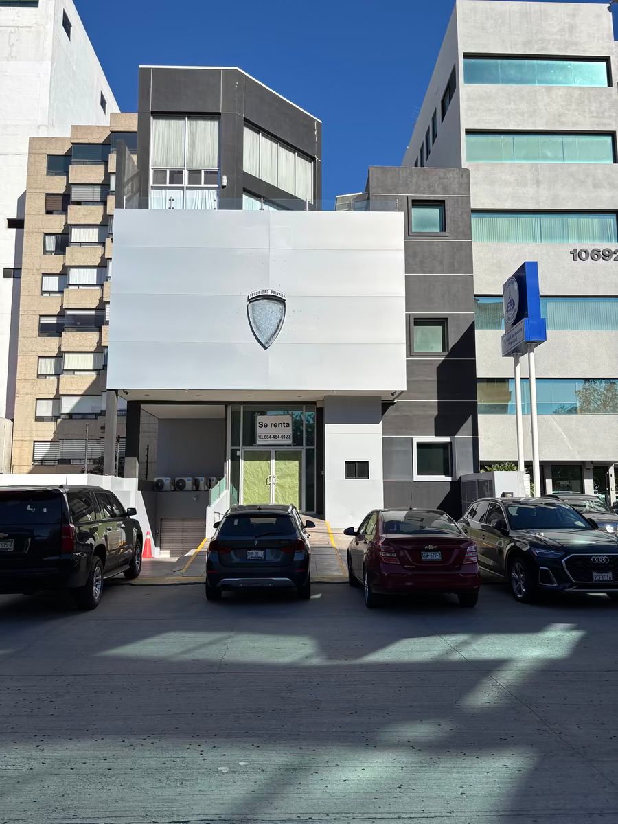 1 de 17: Fachada del edificio