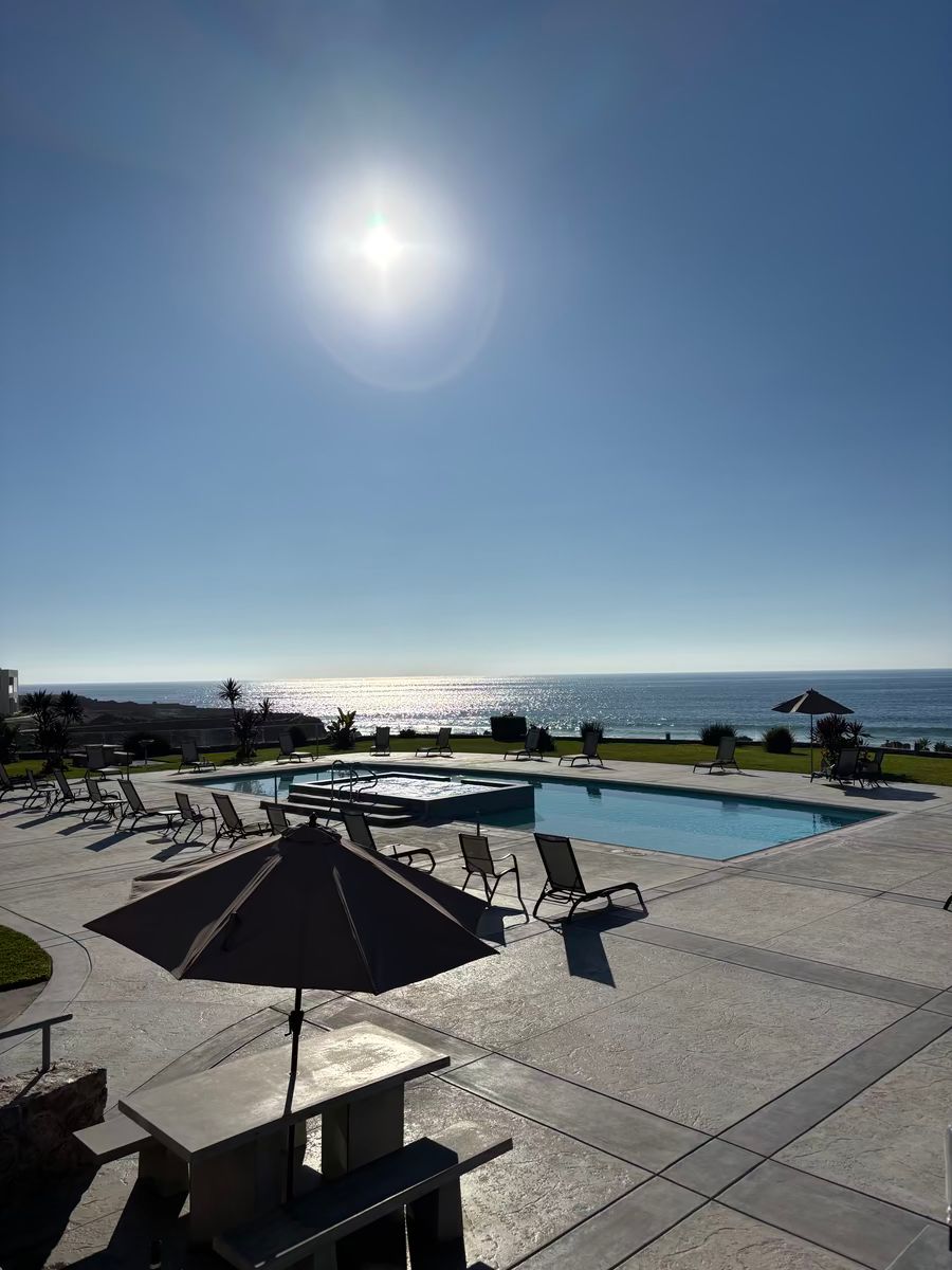 2 de 17: Alberca principal