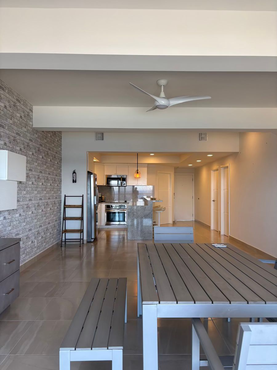 6 de 17: Vista hacia entrada