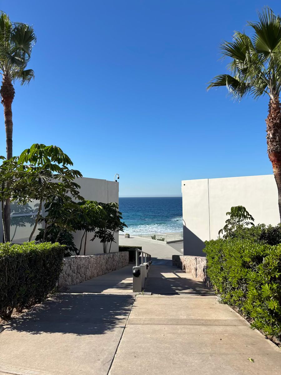 13 de 17: Pasillo a areas comunes