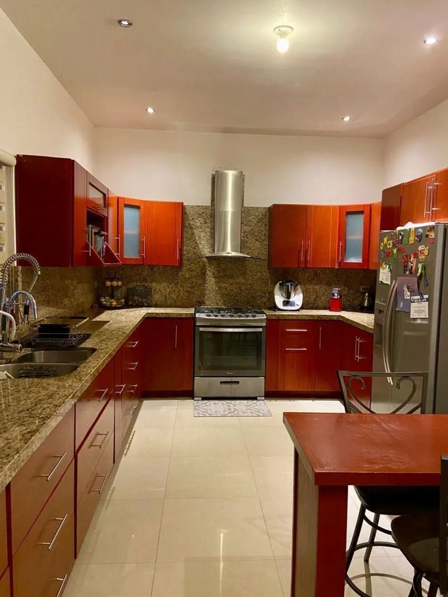 19 de 19: Cocina integral equipada