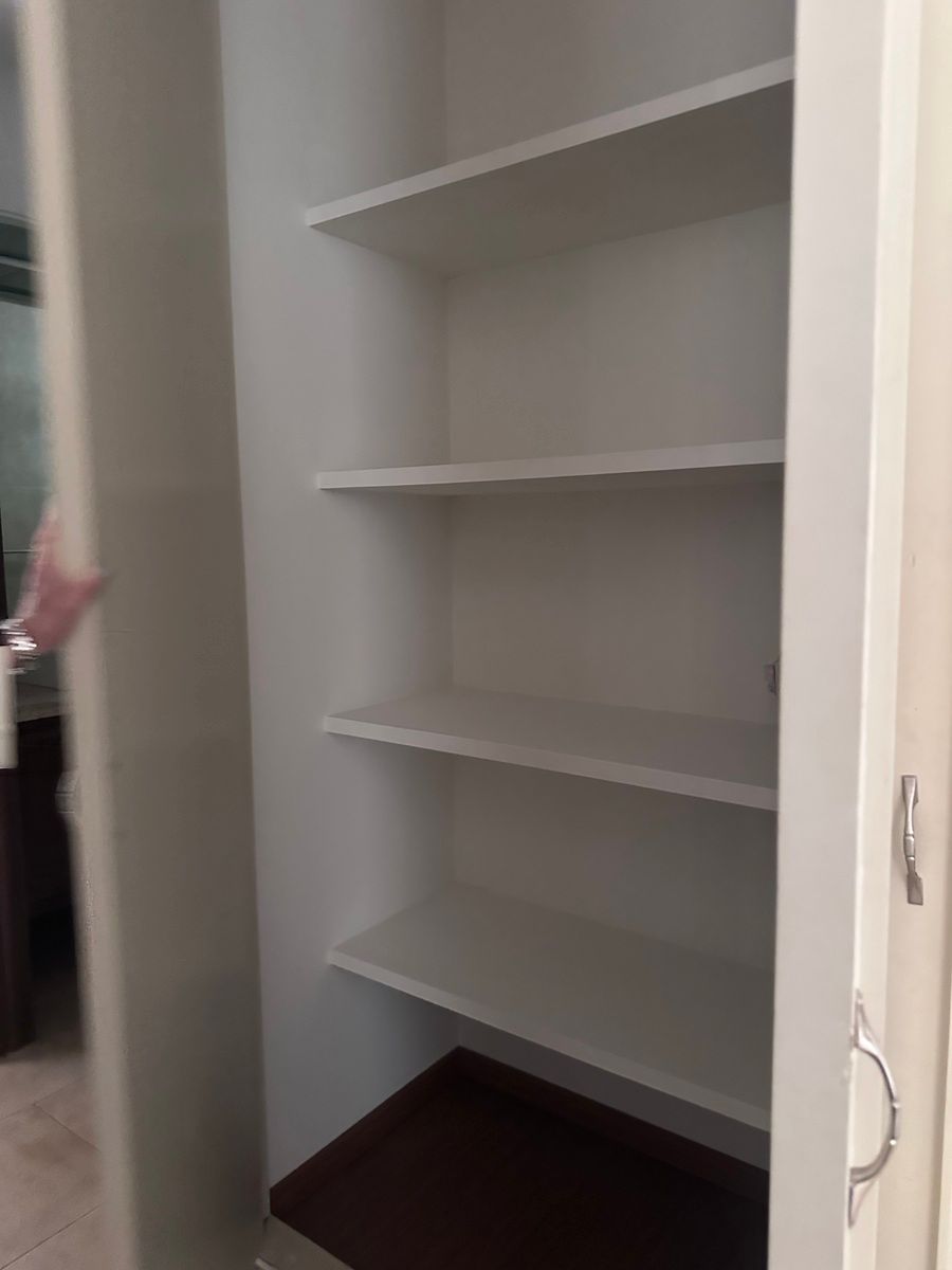 22 de 24: closet blancos