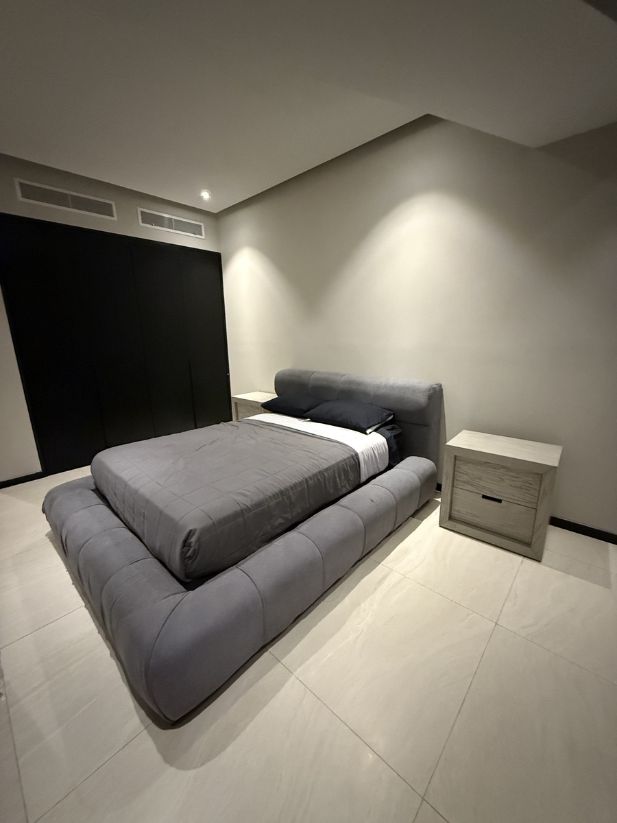 7 of 18: Cuarto secundario