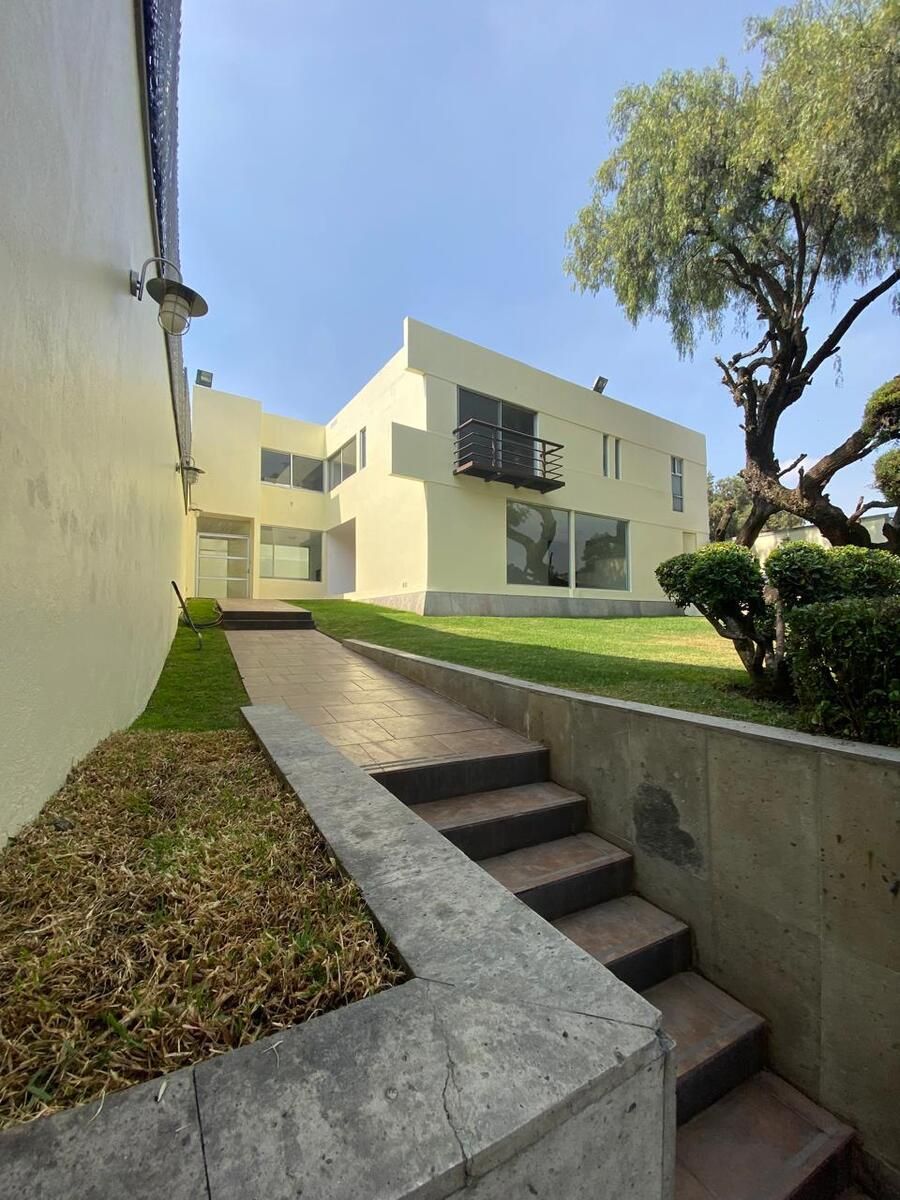 4 de 36: ACCESO A LA CASA