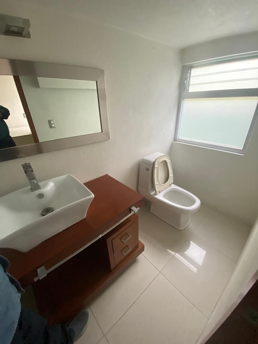 20 de 36: MEDIO BAÑO