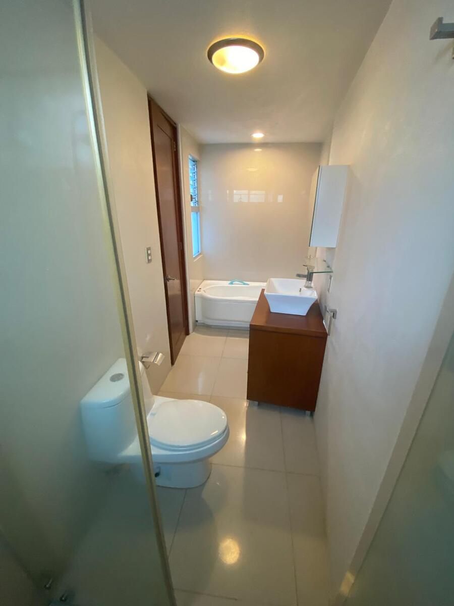 22 de 36: BAÑO COMPLETO