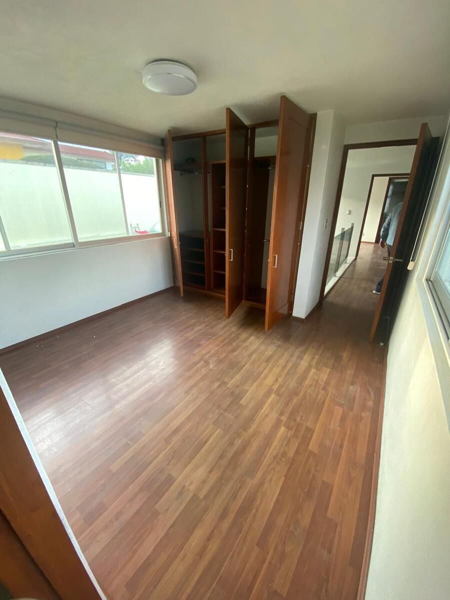 24 de 36: RECAMARA CON CLOSET