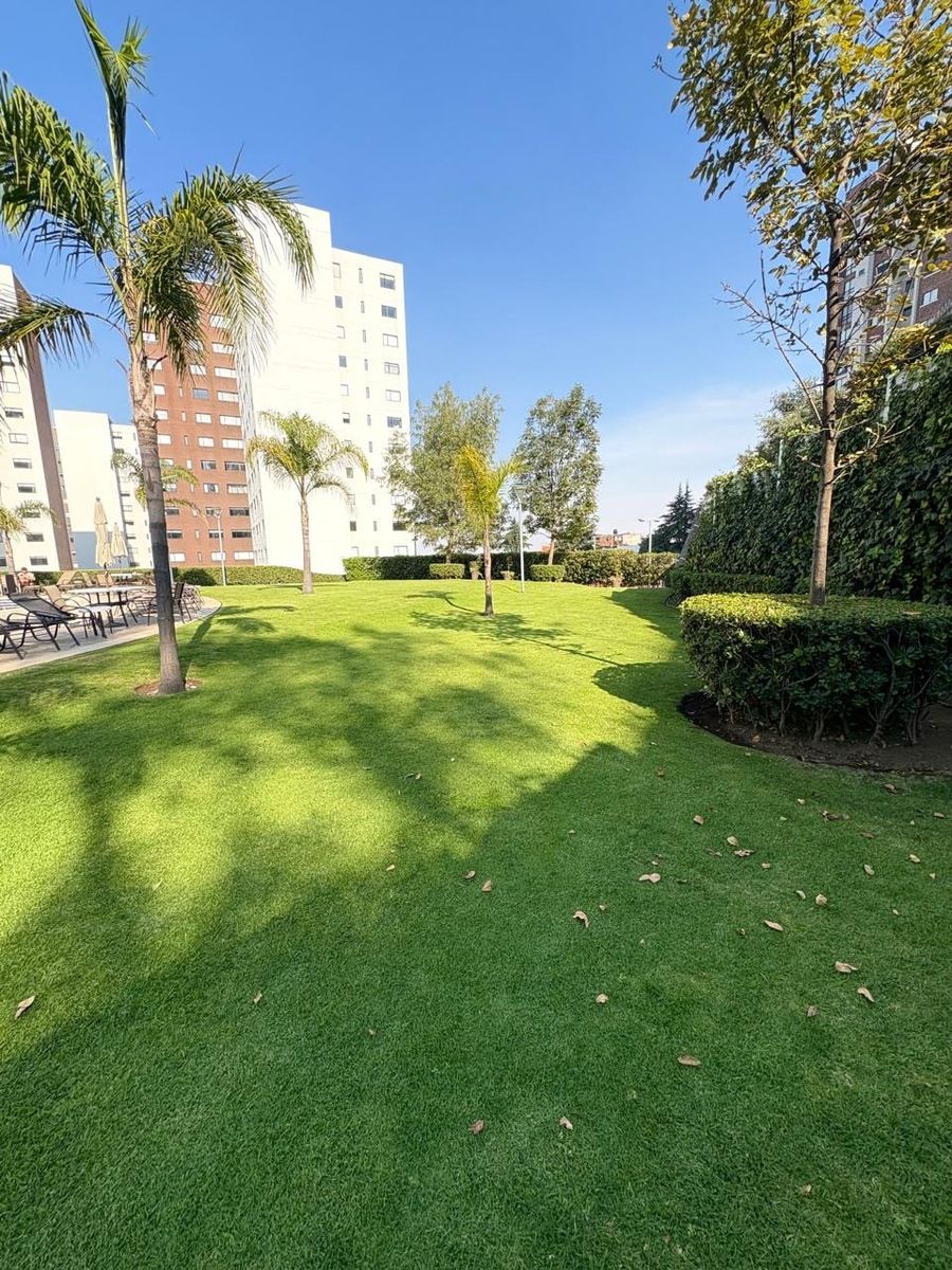 8 de 36: JARDINES DE DESCANSO