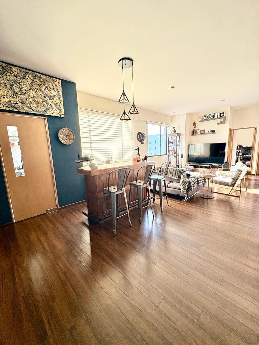 20 de 36: CANTINA Y SALA DE TV