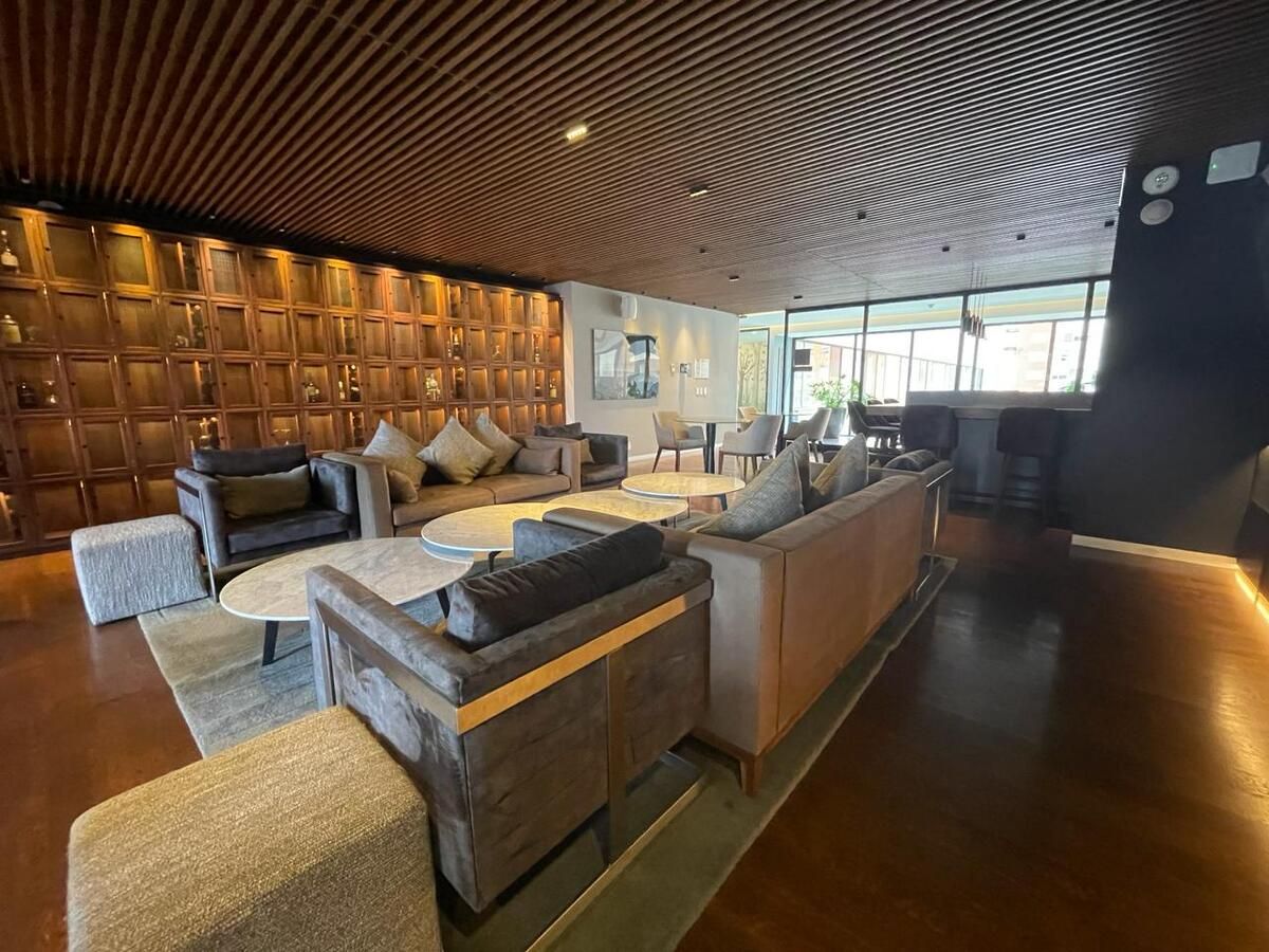 11 de 25: Salon de Adultos