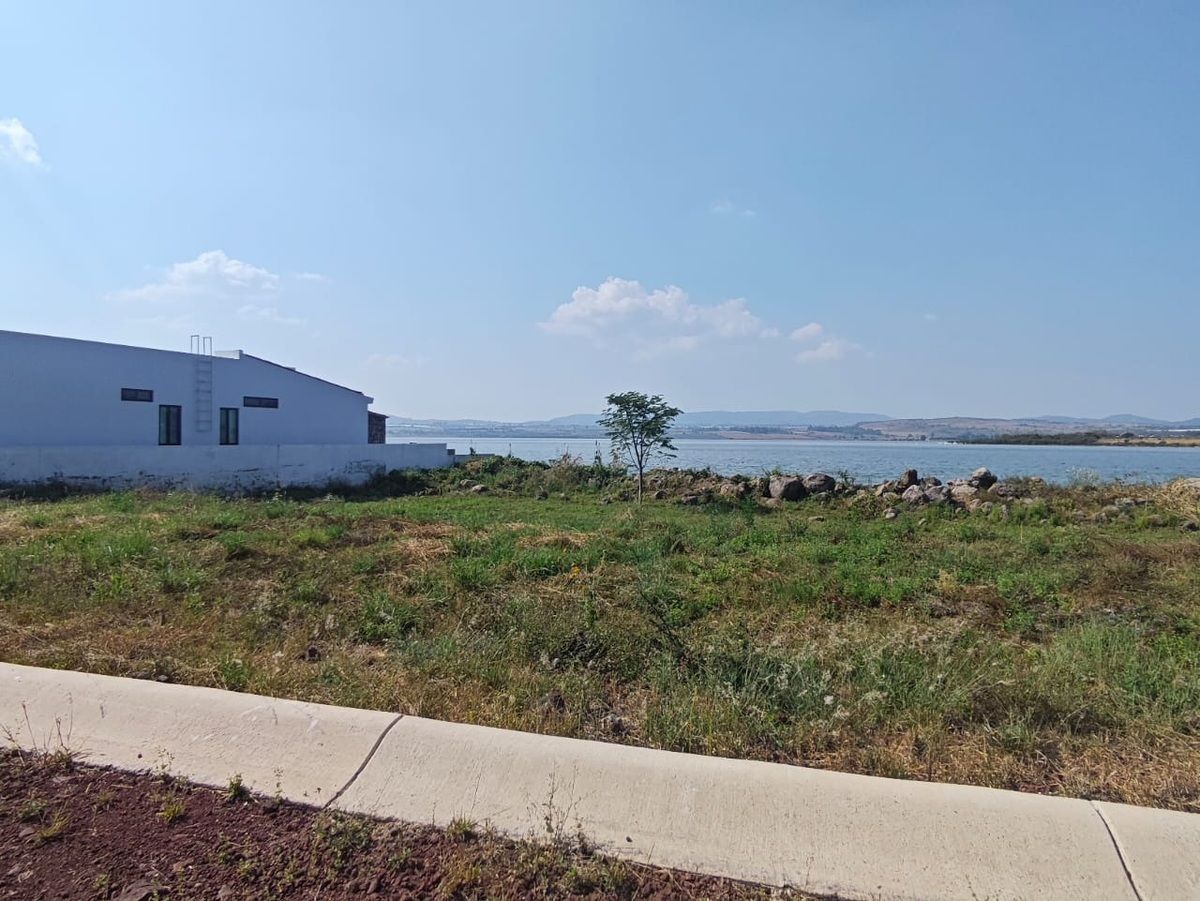 Terreno 302 m2 Fraccionamiento El Secreto –Presa de Valencia - foto 2