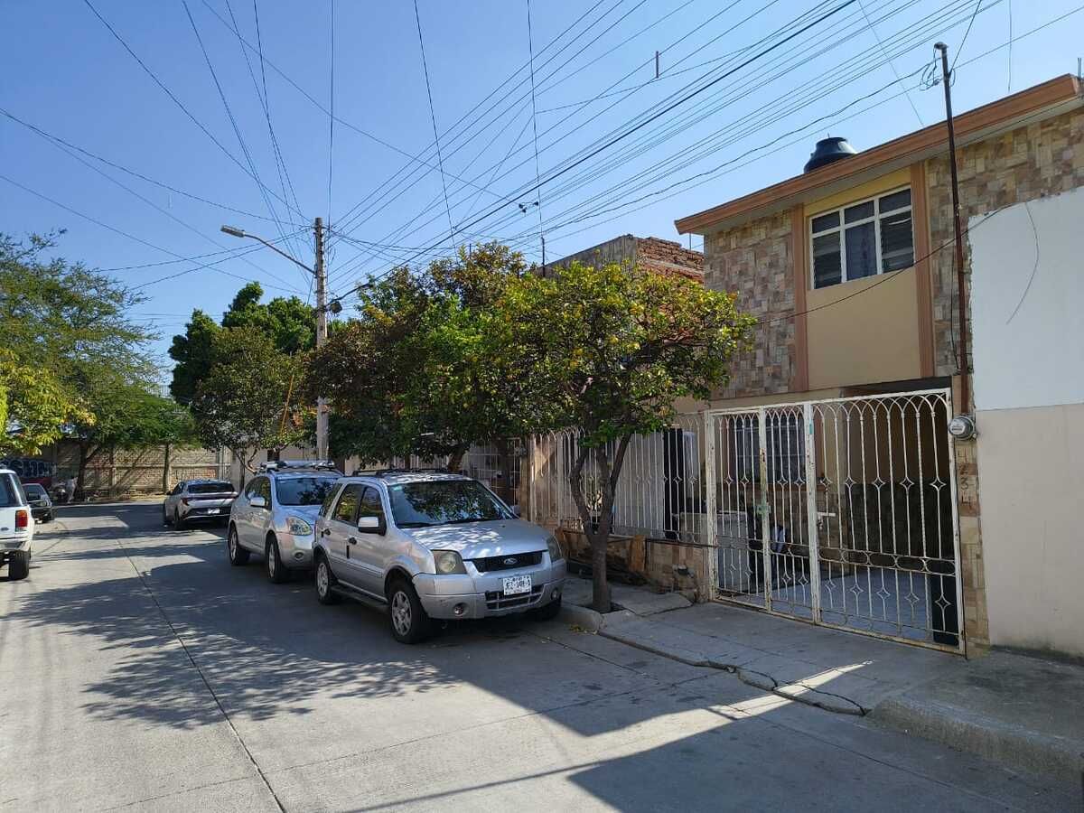 GUADALAJARA CERCA DE PLAZA ALTEA Y DE LA ESTACION TETLAN - foto 2