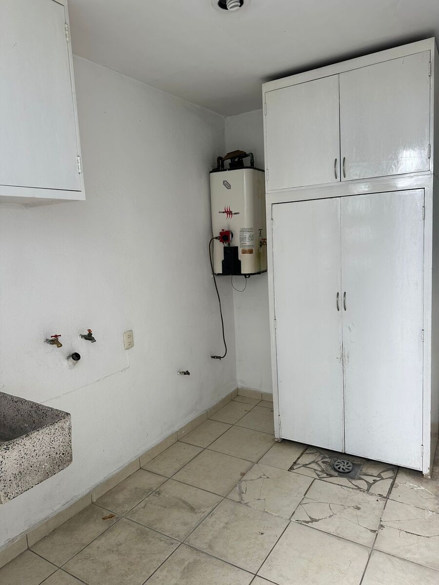 29 of 34: AREA LAVADO