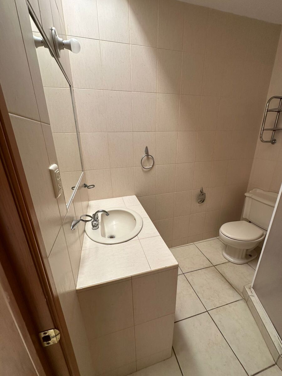 25 of 34: BAÑO COMPARTIDO PA