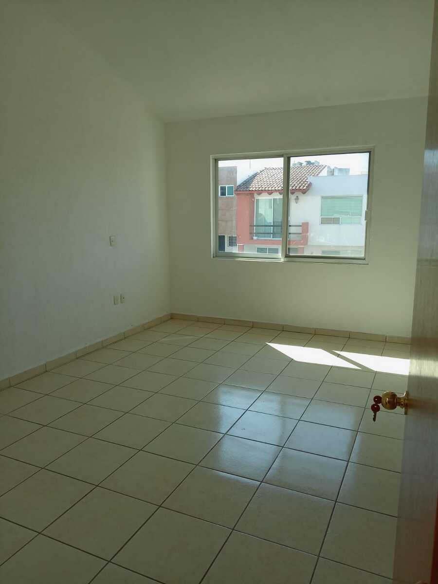 22 of 34: CUARTO PRINCIPAL