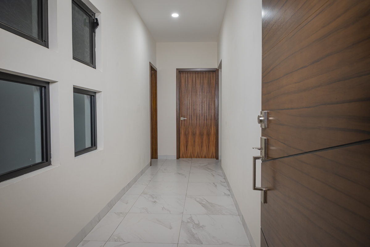 3 de 42: PASILLO ACCESO DEPA