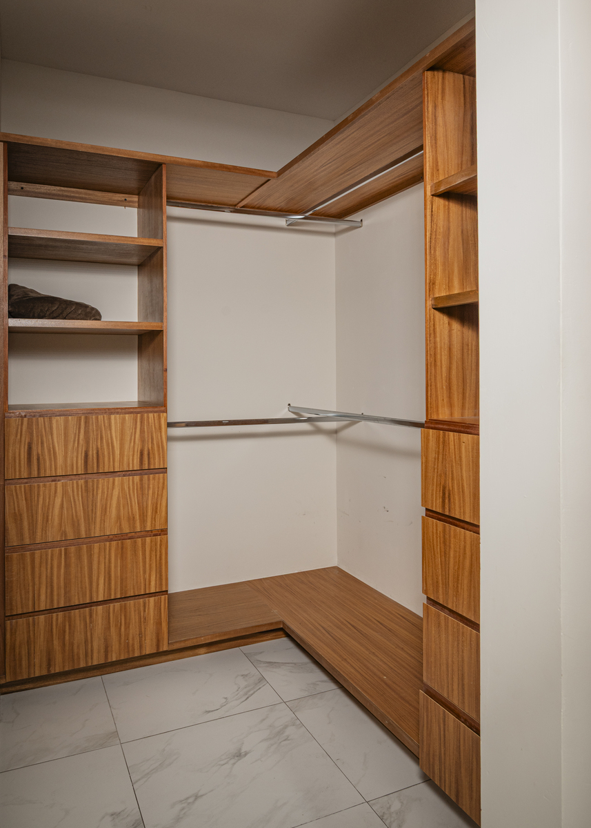 13 de 42: CLOSET