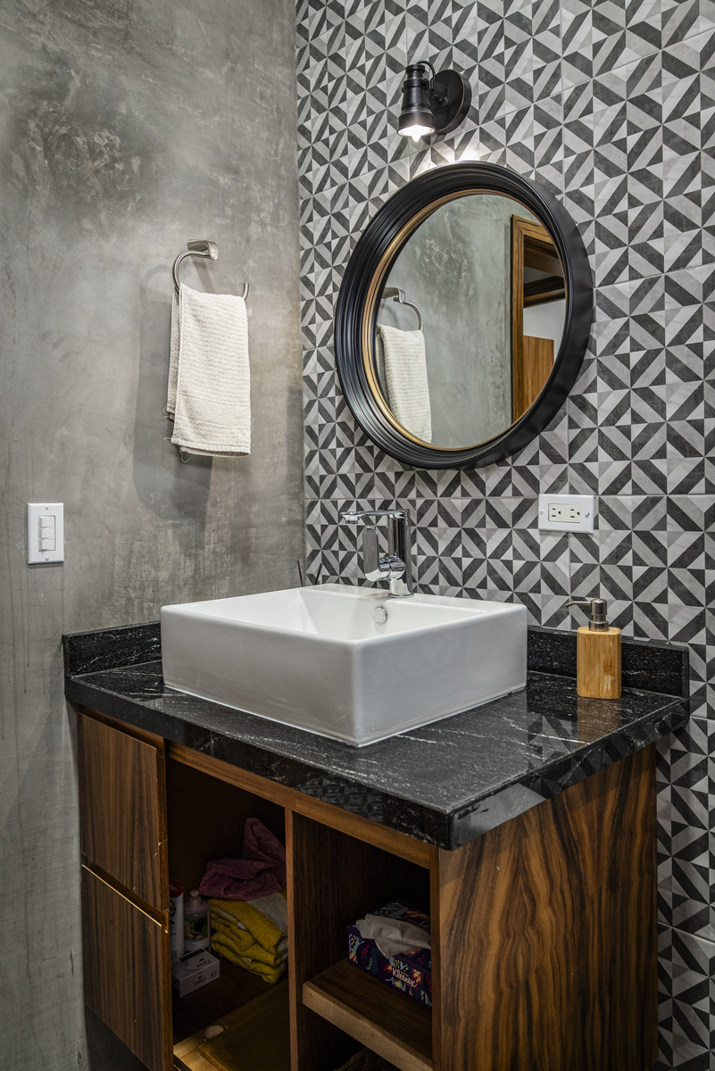 37 de 42: BAÑO SOTANO