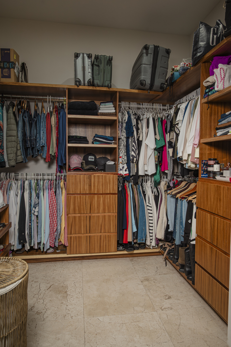 32 de 42: CLOSET BAÑO