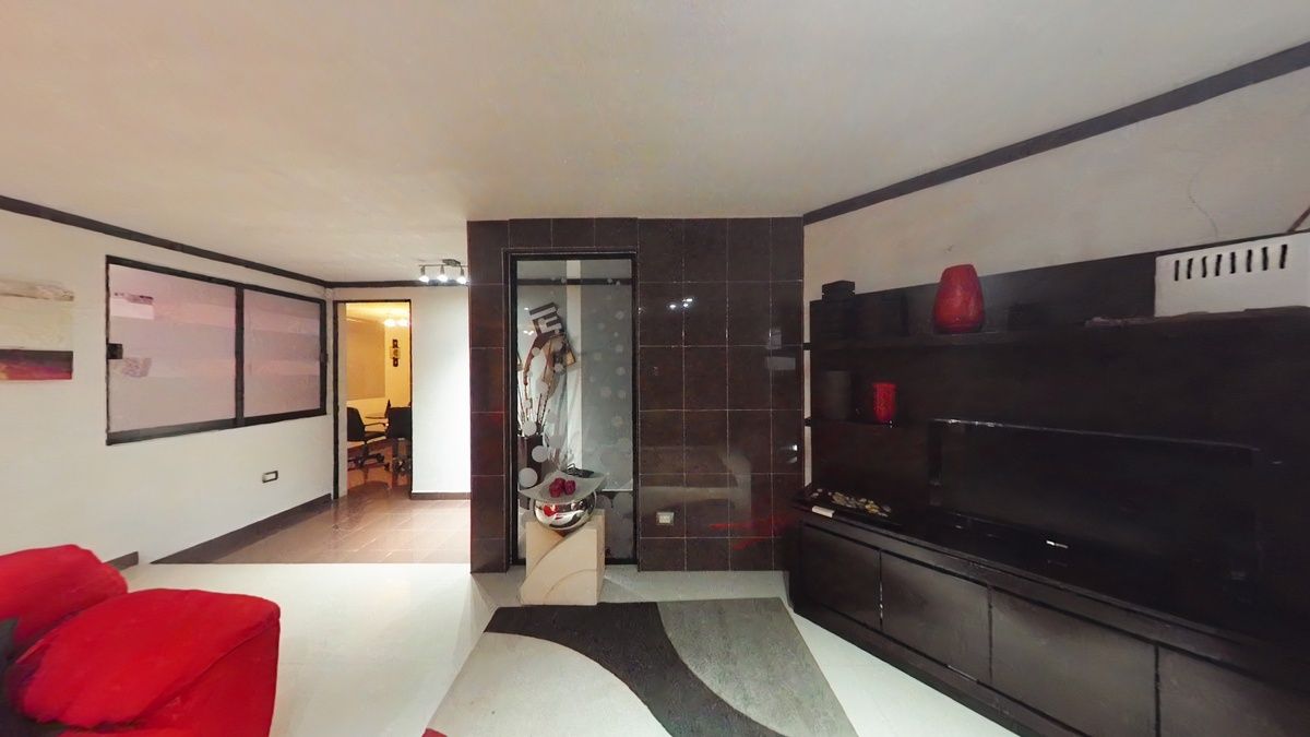 5 of 38: Sala principal