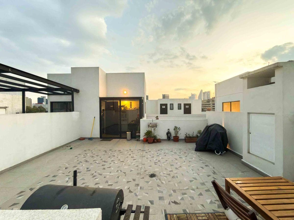 SALE OF APARTMENT WITH ROOF IN SAN RAFAEL - foto 2