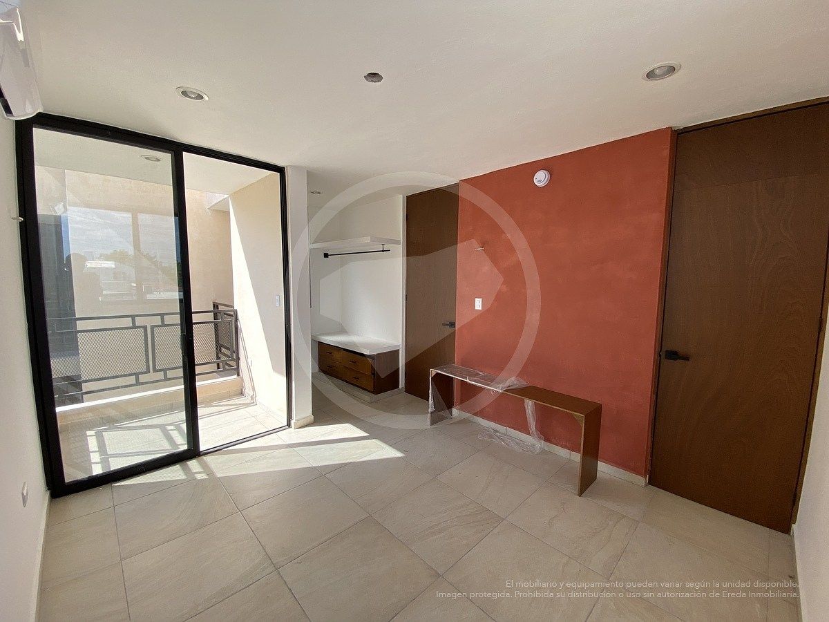 24 de 38: HABITACIÓN 2 (CON CAMA)