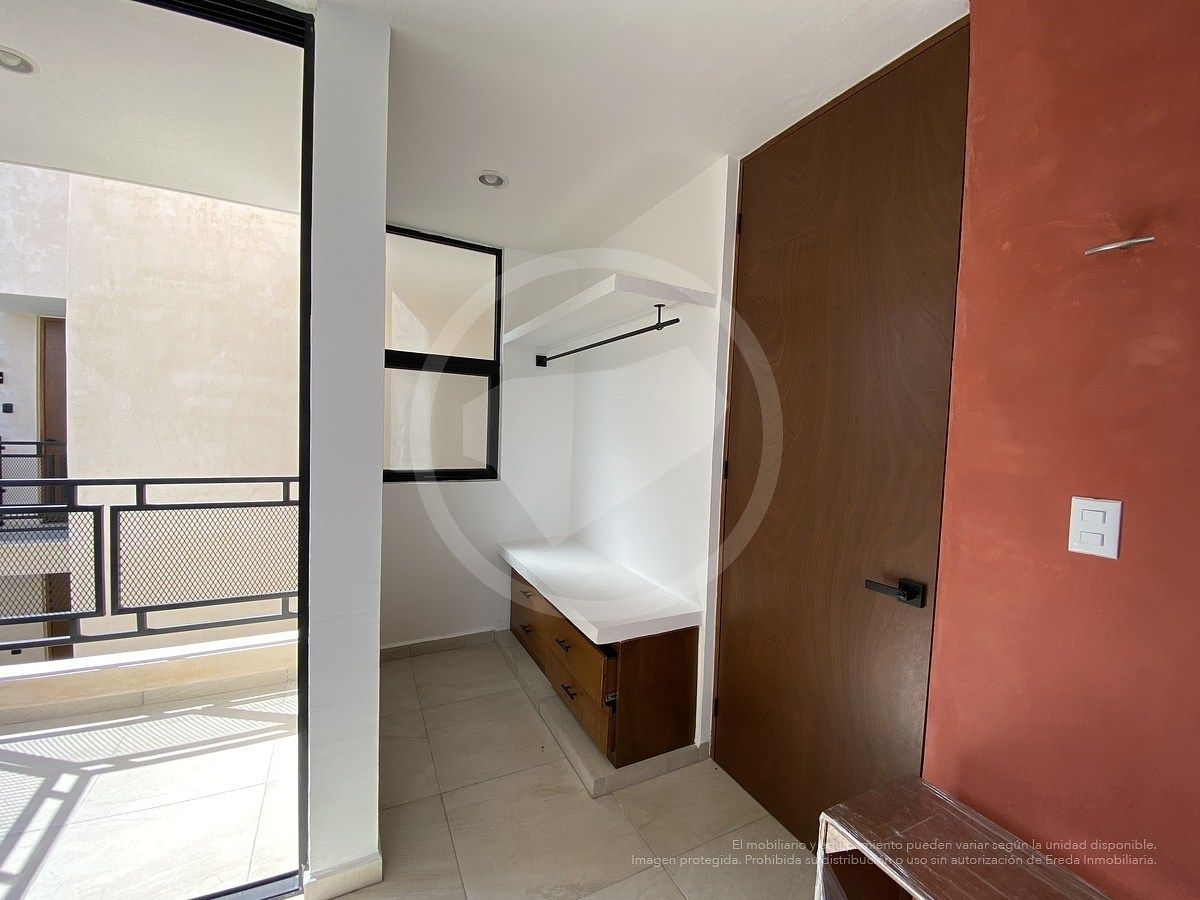 28 de 38: HABITACIÓN 2 (CON CAMA)